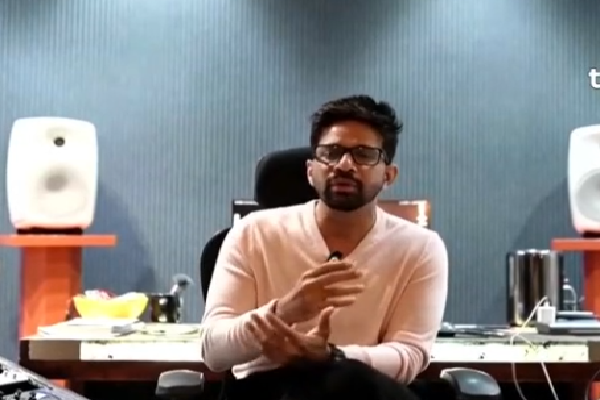 சரிகமப மேடையில் ஸ்ரீஹரிக்கு நடுவர் கார்திக் கொடுத்த பரிசு - கண்கலங்கிய தருணம் | Saregamapa Seniors Season 5 Karthik S Gift Srikari