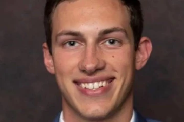 நண்பனுக்கு அனுப்பிய குறுந்தகவல்... மொத்த நகரத்தையும் கலங்கடித்த இளைஞரின் புகைப்படம் வெளியானது