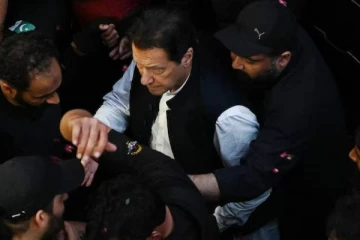 பாகிஸ்தானின் முன்னாள் பிரதமர் இம்ரான் கான் குறித்து நீதிமன்றத்தின் உத்தரவு