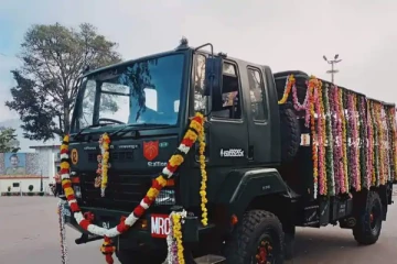 13 பேரின் உடல்களை அமரர் ஊர்தியில் எடுத்துச் செல்லும்போது பாதுகாப்புக்கு சென்ற வாகனம் விபத்து