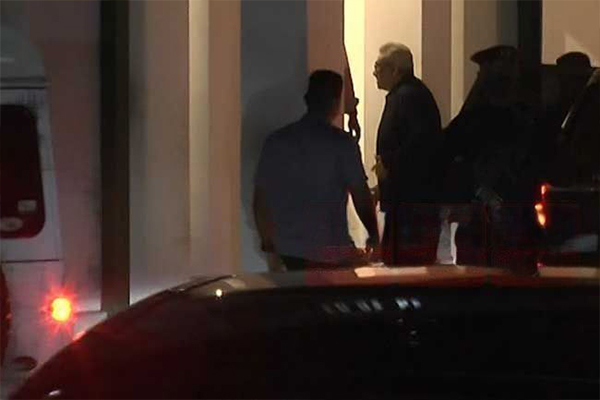 கோட்டபாய ராஜபக்ச இல்லத்தை வந்தடைந்தார் | Gotabaya Arrived At The Rajapaksa Residence