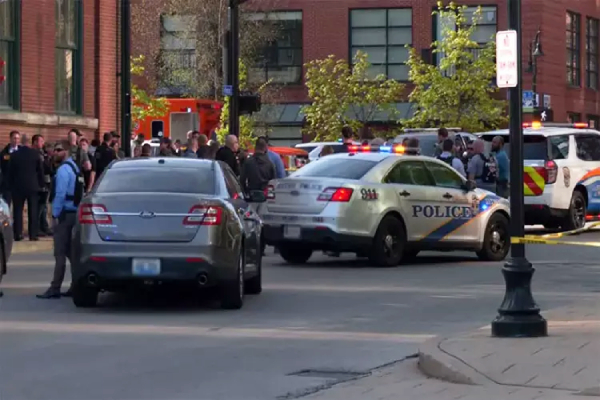 5 killed in US bank shooting 5 killed in US bank shooting