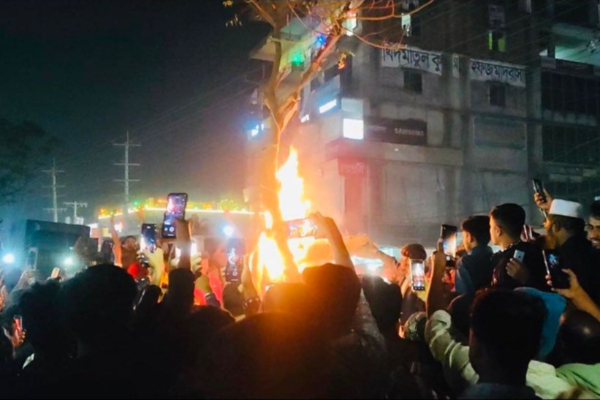 இந்தியாவை உடைப்போம் என கோஷம்; மீண்டும் வெடித்த வன்முறை - வங்கதேசத்தில் நடப்பது என்ன? | What Is Going On In Bangladesh Anti India Protest