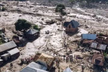 கோர வெள்ளப்பெருக்கு; தவிக்கும் மக்கள் - 2 லட்சம் பேர் வெளியேற்றம்!