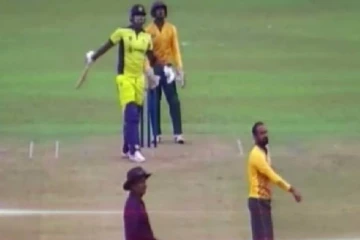 இலங்கை வீரர் திசாரா பெரேரா படைத்துள்ள புதிய சாதனை