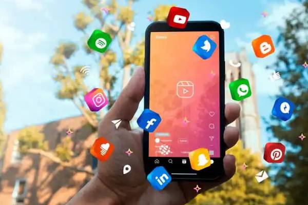 சிறார்கள் சமூக ஊடகங்கள் பயன்படுத்த தடை: பிரான்ஸ் திட்டம் | France Ban Social Media