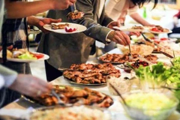 இரவில் தாமதமாக சாப்பிடும் பழக்கம் கொண்டவரா நீங்கள்? ஆபத்தை அறிந்து கொள்ளுங்கள்