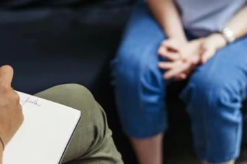 දිවිනසා ගැනීමට තැත් කළ කාන්තාවකට සිදුවුන දේ..