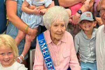 அமெரிக்காவில் 90 வயது மூதாட்டி படைத்த சாதனை!