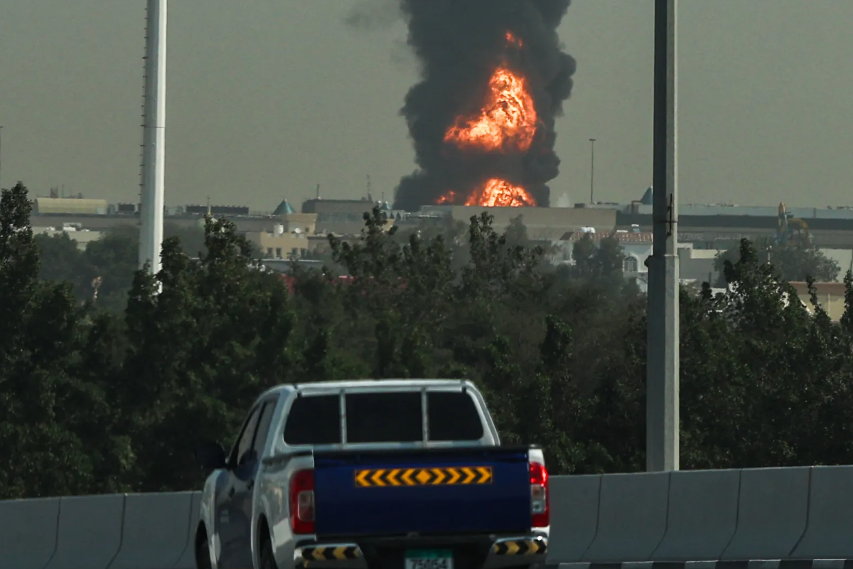 கத்தாரை தொடர்ந்து குவைத் மீது ஈரான் ஆக்ரோசமான தாக்குதல் ; பற்றி எரியும் வளைகுடா! | Iran Attacks Kuwait State Oil Company Flames Rage