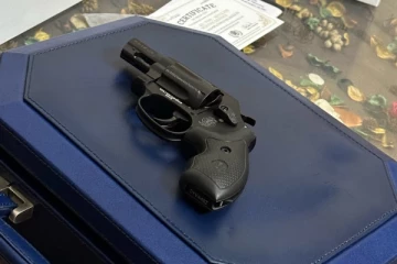 ஹோட்டல் ஒன்றுக்கு அருகில் ரிவோல்வர் மீட்பு!