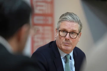 ரஷ்யா மீது மேலும் பொருளாதாரத் தடை; இங்கிலாந்து பிரதமர் எச்சரிக்கை