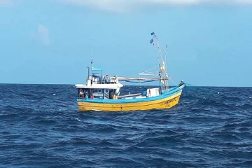 பங்களாதேஷ் கடற்பரப்பில் மீட்கப்பட்ட இலங்கை மீனவர்கள்