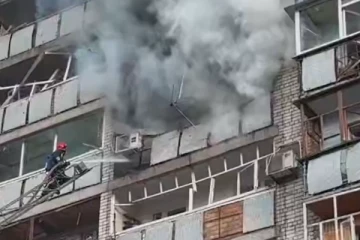 உக்ரைன் மீது ரஷ்யா பாரிய தாக்குதல் ; உக்ரைன் விமானி பலி