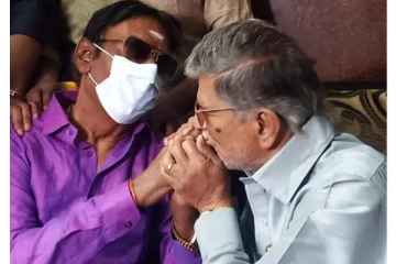 எஸ்.ஏ.சியின் அன்பு முத்தங்களுக்காக காத்திருந்த பிரபலம்: மகிழ்ச்சியில் திளைத்த நடிகர்