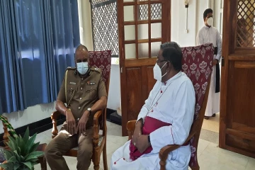 யாழ்ப்பாண மறை மாவட்ட ஆயரை சந்தித்த பொலிஸ்மா அதிபர்
