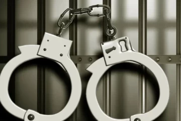 நிவாரண பணிகளுக்கு இடையூறு விளைவித்தவர் கைது ; காணொளி வெளியிட்டவர் தலைமறைவு