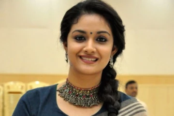 நடிகை கீர்த்தி சுரேஷின் லேட்டஸ்ட் க்ளிக்ஸ்.. கொள்ளை அழகை ரசிக்கும் ரசிகர்கள்