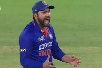 வீரர்களை படுகேவலப்படுத்தும் ரோஹித் சர்மா.. தோனியிடம் கத்துக்கோங்க என்று விமர்சிக்கும் ரசிகர்கள்..