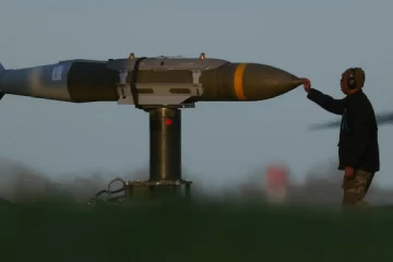 ලෝක යුද්ධේ නවතී? ස්විට්සර්ලන්තයෙන් ගත්තු දැඩි තීරණයත් සමඟ යුද්ධෙන් පැරදෙන්නත් කළින්ම අමෙරිකාව පරදී