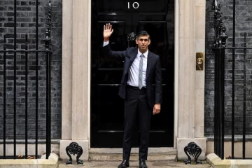 பிரித்தானிய பிரதமராக பதவியேற்றார் ரிஷி: வெளியாகியுள்ள புகைப்படம்...