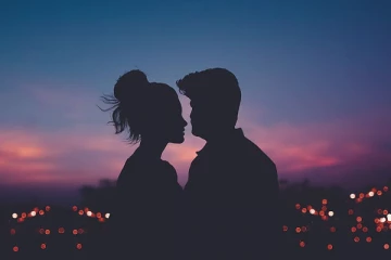 காதலிக்கு வீடியோ அழைப்பை எடுத்து உயிரை மாய்த்த இளைஞனால் அதிர்ச்சி