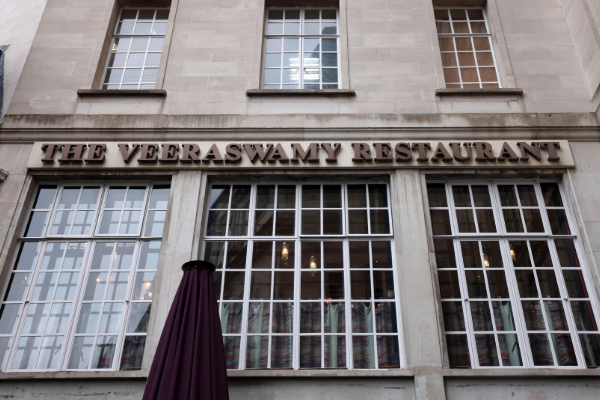 பிரித்தானியாவின் பழமையான இந்திய உணவகத்தை மூடும் விவகாரம்: கனேடிய நிறுவனத்தின் முடிவு | Canadia Firm To Buy Uk Iconic Indian Restaurants பிரித்தானியாவின் பழமையான இந்திய உணவகத்தை மூடும் விவகாரம்: கனேடிய நிறுவனத்தின் முடிவு | Canadia Firm To Buy Uk Iconic Indian Restaurants