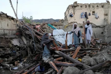 2,200ஆக அதிகரித்த பலி எண்ணிக்கை ; கொத்துக்கொத்தாக மீட்கப்படும் சடலங்கள்