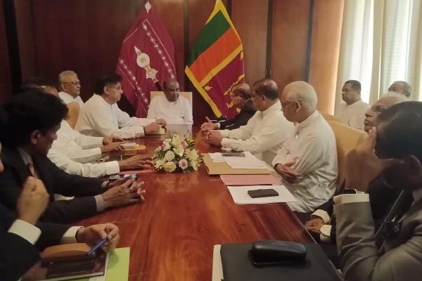 நிகழ்நிலை காப்பு சட்டமூலத்திற்கு கடும் எதிர்ப்பு : நாடாளுமன்றம் ஒத்திவைப்பு (படங்கள்) - ஐபிசி தமிழ்