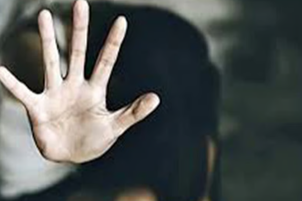 6 வயது சிறுமியை கூட்டாக சீரழித்து மாடியிலிருந்து வீசியெரிந்த கும்பல் ; சினிமாவை மிஞ்சிய கொடூரம் | Gang Arrested On 6 Year Old Girl