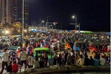 ගාලුමුවදොර අරගලයේ අලුත්ම තත්ත්වය මෙන්න.(VIDEO/PHOTOS)