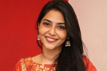 கிளாமர் குயினாக மாறிய பூங்குழலி!..ஐஸ்வர்யா லட்சமியின் லேட்டஸ்ட் புகைப்படங்கள்