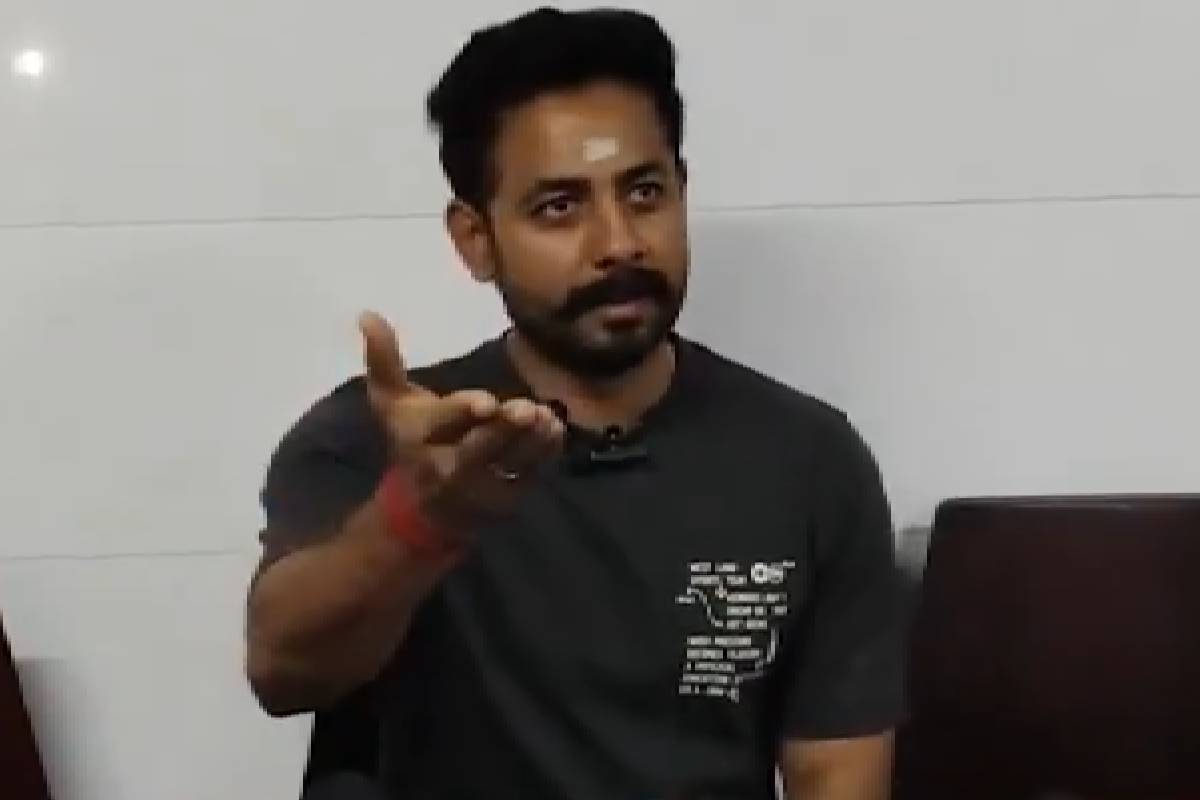 விஜய் - சங்கீதா விவாகரத்து..அடுத்தவர்கள் பாத்ரூமை எட்டிப்பார்ப்பது!! நடிகர் ஆரி கொடுத்த ரியாக்ஷன்.. | Bigg Boss Aari Arjunan Talk About Vijay Sangeetha விஜய் - சங்கீதா விவாகரத்து..அடுத்தவர்கள் பாத்ரூமை எட்டிப்பார்ப்பது!! நடிகர் ஆரி கொடுத்த ரியாக்ஷன்.. | Bigg Boss Aari Arjunan Talk About Vijay Sangeetha