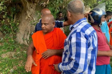 தனியார் காணியில் புத்தர் சிலை நிறுவ முயற்சித்த பெளத்த பிக்குகளால் பதற்ற நிலை!