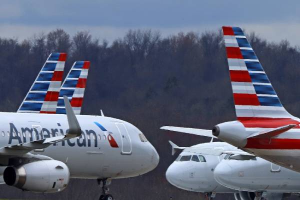 அமெரிக்காவில் 10,000 இற்கும் மேற்பட்ட விமானங்கள் ரத்து...! அவசரநிலை பிரகடனம் | Us Storm 10 000 Flights Cancelled As Snow Hits அமெரிக்காவில் 10,000 இற்கும் மேற்பட்ட விமானங்கள் ரத்து...! அவசரநிலை பிரகடனம் | Us Storm 10 000 Flights Cancelled As Snow Hits