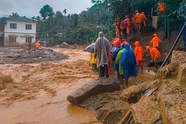 பாரிய மண்சரிவு அபாயங்களை ஆராய வெளிநாட்டு நிபுணர் குழு | Foreign Expert Team To Examine Landslide Risks
