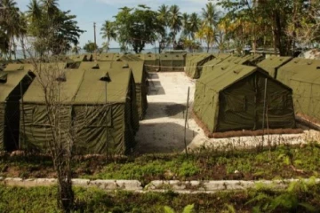 அவுஸ்திரேலிய தடுப்பு முகாம் காவலாளிக்கு கோவிட் தொற்று! அகதிகளை விடுவிக்குமாறு கோரிக்கை