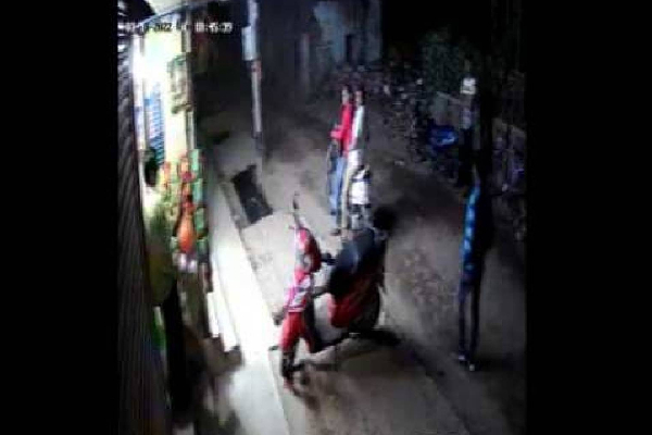 கொல்கத்தாவில் ஒரே நாளில் 2 கவுன்சிலர்கள் படுகொலை  - அச்சத்தில் பொதுமக்கள் | Two Newly Elected Councillors Shot Dead