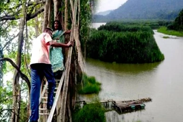 ஆட்களை உயிருடன் காவு வாங்கும் அமானுஷ்ய ஏறி..! இதற்குள் இருப்பது பேயா? சாத்தானா?