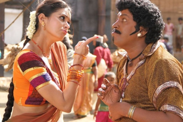 ரஜினி பட நடிகையையும் விட்டுவைக்காத வைகைப்புயல்!! கை வைக்காத நடிகைகளே கிடையாதாம்? | Vadivelu Act With Top Actress Romance Torture