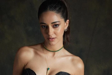 விருது விழாவுக்கு படுகிளாமராக வந்த அனன்யா பாண்டே