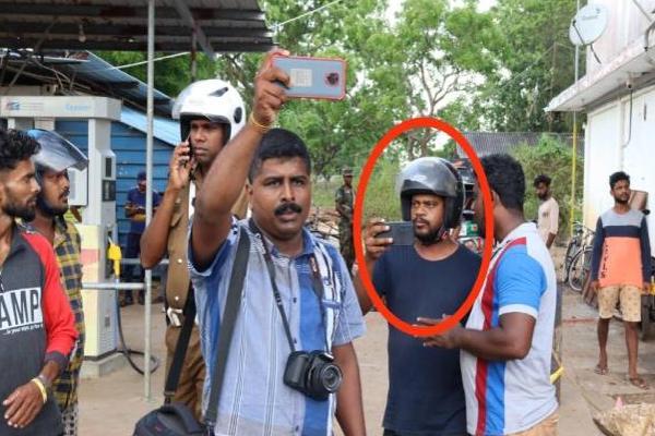 மதுபோதையில் வந்த நபரொருவரால் ஊடகவியலாளருக்கு நேர்ந்த நிலை! | Fuel Station Journalist Attack People Came Drunk