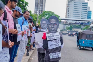 பழைய அரசியல் கலாசாரத்துக்கு எதிராக கொழும்பில் இளைஞர்கள் போராட்டம்!