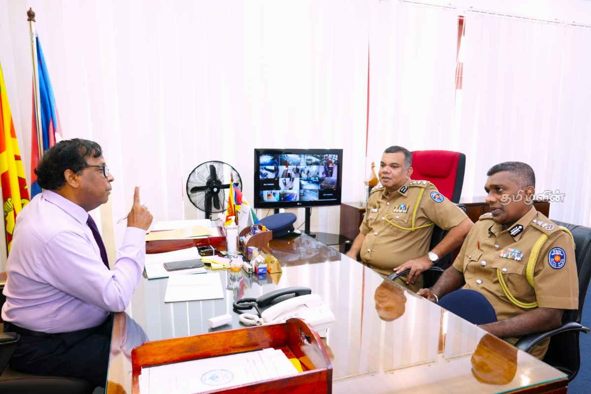 வடக்கில் பொலிஸாரின் செயற்பாடுகளில் முன்னேற்றமாம் - கூறுகிறார் ஆளுநர் | Northern Provience Governer Statement வடக்கில் பொலிஸாரின் செயற்பாடுகளில் முன்னேற்றமாம் - கூறுகிறார் ஆளுநர் | Northern Provience Governer Statement