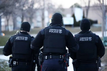 ரொறன்ரோவில் நபரொருவர் மீது சரமாரியான துப்பாக்கிச்சூடு! பெரும் அதிர்ச்சி சம்பவம்