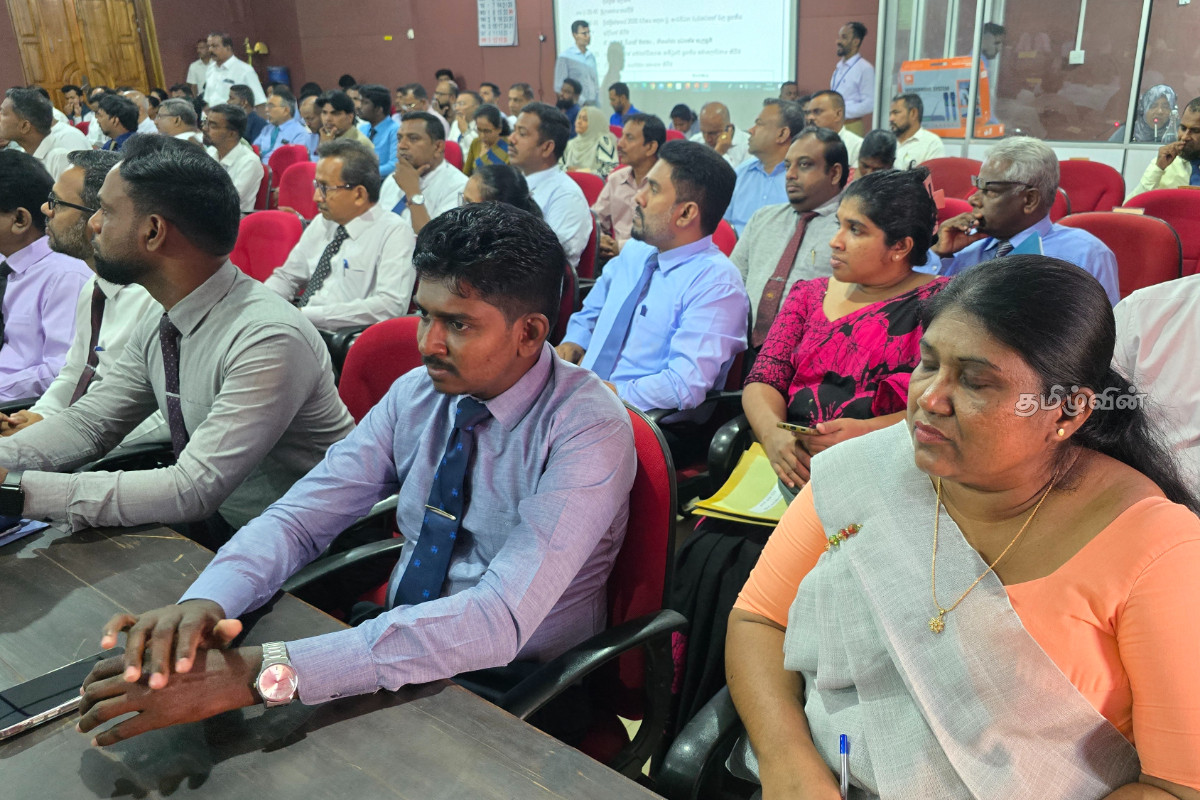 திருகோணமலை மாவட்ட ஒருங்கிணைப்புக் குழுக் கூட்டத்தில் முக்கிய தீர்மானங்கள் நிறைவேற்றம் | Important Decisions Of Trinco District Committee திருகோணமலை மாவட்ட ஒருங்கிணைப்புக் குழுக் கூட்டத்தில் முக்கிய தீர்மானங்கள் நிறைவேற்றம் | Important Decisions Of Trinco District Committee
