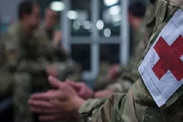 வடக்கு அயர்லாந்தில் பெருமிதத்தோடு வெளியேறிய இராணுவ மருத்துவர்கள்