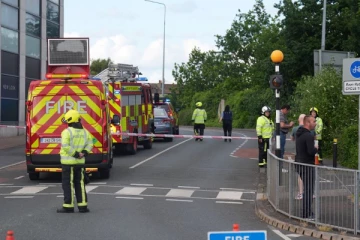 அயர்லாந்தில் ஷாப்பிங் சென்டரில் திடீர் துப்பாக்கிச்சூடு: ஒருவர் பலி, சிறுமி காயம்