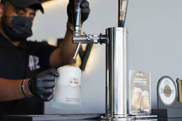 இந்த நாட்டில் மது விற்பனைக்கு அனுமதி - ஆனால் ஒரு கண்டிஷன்! | Saudi Arabia Selling Alcohol Non Muslim Residents இந்த நாட்டில் மது விற்பனைக்கு அனுமதி - ஆனால் ஒரு கண்டிஷன்! | Saudi Arabia Selling Alcohol Non Muslim Residents