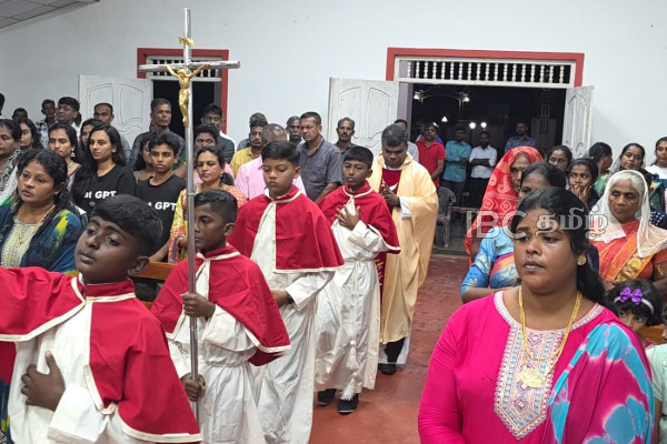 வடக்கு - கிழக்கில் கொண்டாடப்பட்ட நத்தார் பண்டிகை...! | Christmas Worship Events Held Across Tamil Areas
